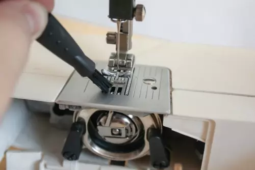 How to Properly Clean and Maintain Internal Sewing Machine Parts